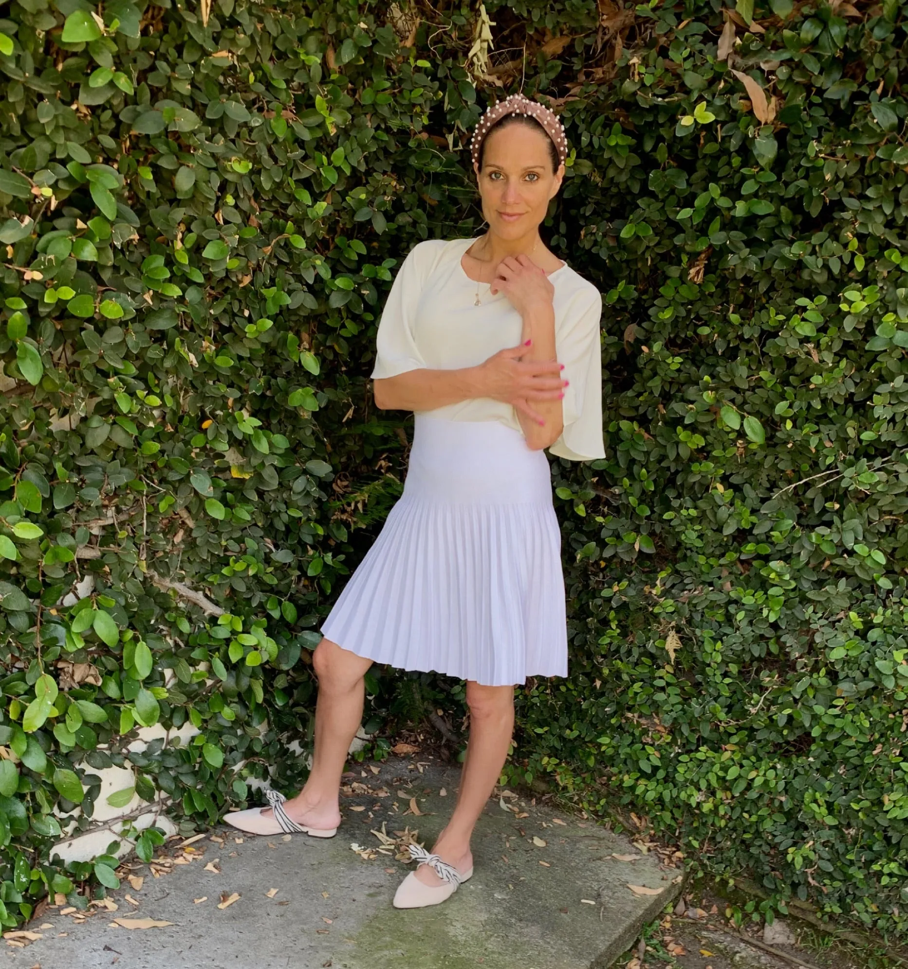 MM YEAR ROUND PLEATED - WHITE.